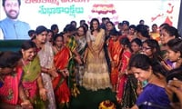 అంబర్‌పేట్‌ బతుకమ్మ సంబరాల్లో పీవీ సింధు